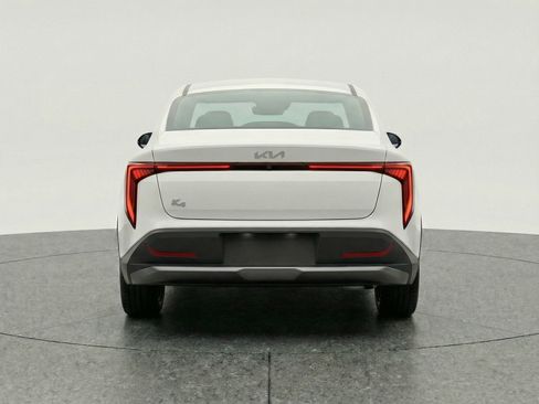 Used 2025 Kia K4 LXS image 7