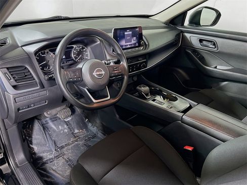 Used 2024 Nissan Rogue S image 10