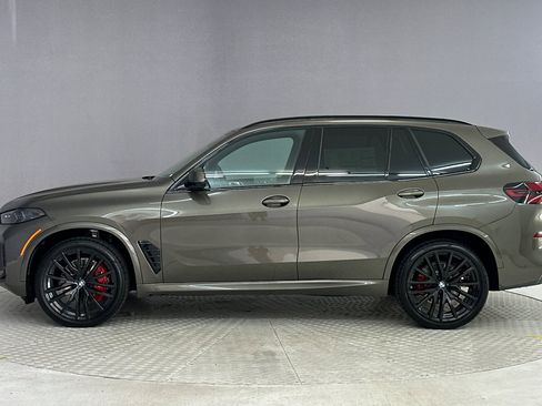 Used 2026 BMW X5 sDrive40i w/ M Sport Package image 2