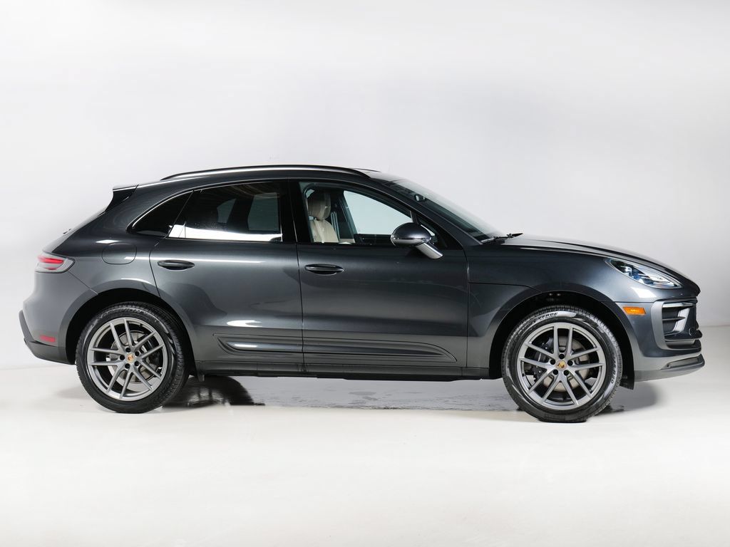 Certified 2026 Porsche Macan AWD/4WD image 8