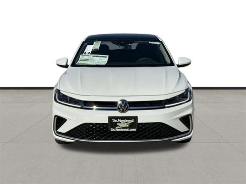 New 2026 Volkswagen Jetta SE image 2