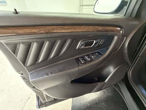 Used 2018 Ford Taurus Limited FWD image 12