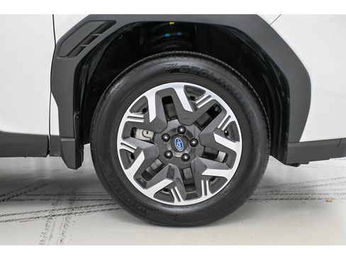 Used 2025 Subaru Forester Premium image 8