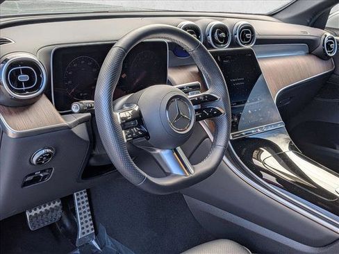 Certified 2025 Mercedes-Benz GLC 300 4MATIC image 9