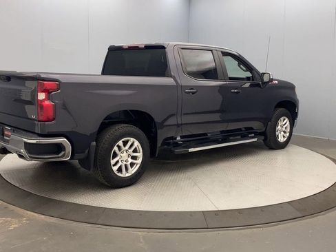Used 2022 Chevrolet Silverado 1500 LT w/ Z71 Off-Road Package AWD/4WD image 5