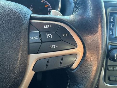 Used 2016 Jeep Grand Cherokee Laredo w/ Quick Order Package 23E RWD image 17