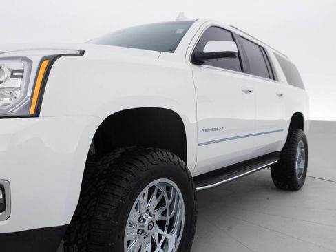 Used 2018 GMC Yukon XL SLT w/ Premium Edition AWD/4WD image 12
