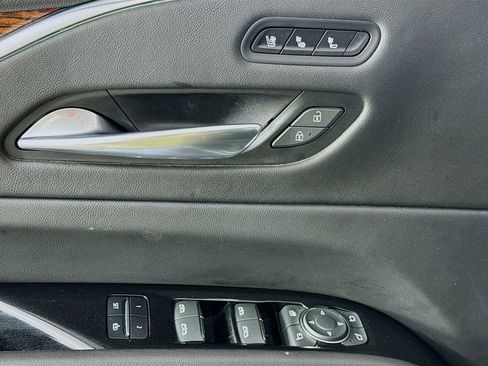 Used 2021 Cadillac Escalade ESV Premium Luxury image 21