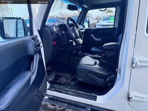 Used 2017 Jeep Wrangler Unlimited Rubicon image 14