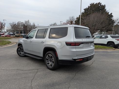 Used 2024 Jeep Wagoneer Series II w/ Convenience Group I image 7