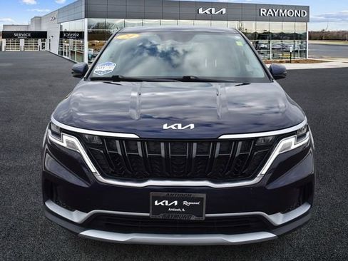 Used 2024 Kia Carnival LX FWD image 9