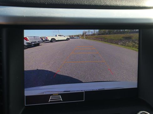 Used 2023 GMC Acadia SLE w/ Driver Convenience Package FWD image 27