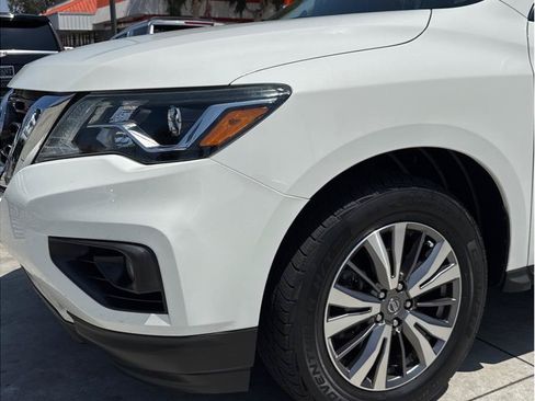 Used 2020 Nissan Pathfinder SL FWD image 43