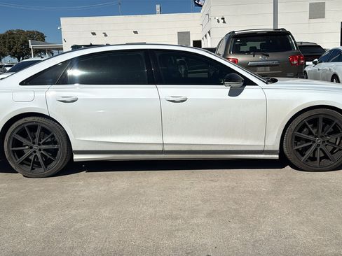 Used 2022 Audi S8 image 8