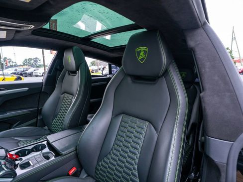 Used 2020 Lamborghini Urus AWD/4WD image 39