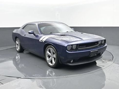 Used 2014 Dodge Challenger SXT Plus RWD image 3
