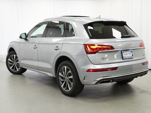 Used 2023 Audi Q5 2.0T Premium w/ Convenience Package AWD/4WD image 4