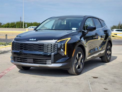 New 2026 Kia Sportage LX image 2