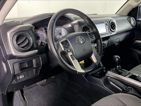 Used 2016 Toyota Tacoma SR5 w/ Towing Package RWD image 15