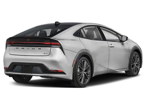 New 2026 Toyota Prius XLE FWD image 2