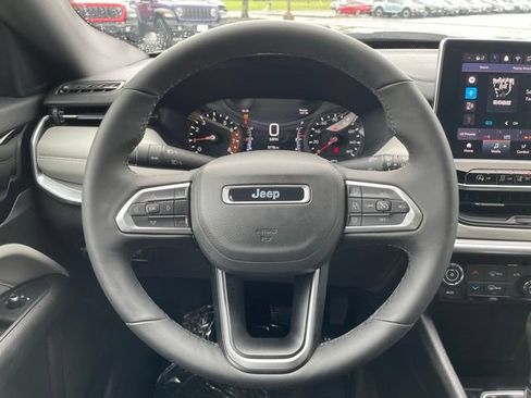 Used 2025 Jeep Compass Limited AWD/4WD image 13