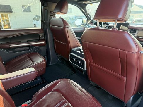 Used 2024 Ford Expedition Max Limited image 3