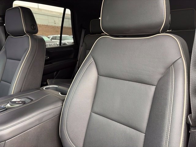 Used 2023 GMC Yukon SLT AWD/4WD image 13