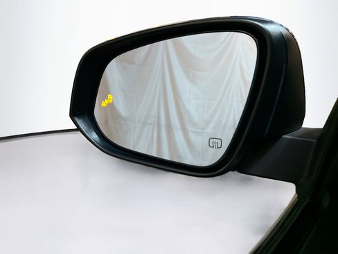 Used 2018 Toyota Highlander XLE image 16