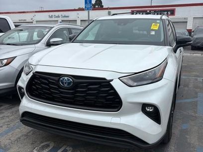 Used 2024 Toyota Highlander LE