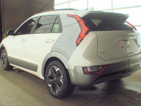 Certified 2023 Kia Niro Wave w/ Wave Preserve Package image 6