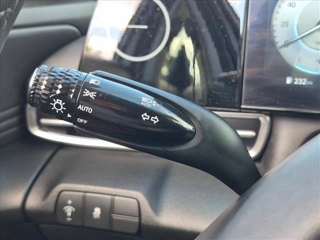 Used 2024 Hyundai Elantra Limited FWD image 15