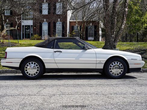 Used 1993 Cadillac Allante FWD image 13