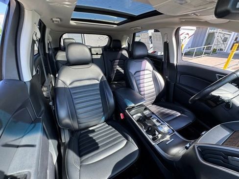 Certified 2019 Ford Edge SEL w/ Equipment Group 201A AWD/4WD image 24