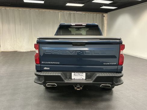 Used 2019 Chevrolet Silverado 1500 Custom Trail Boss w/ Custom Convenience Package AWD/4WD image 4