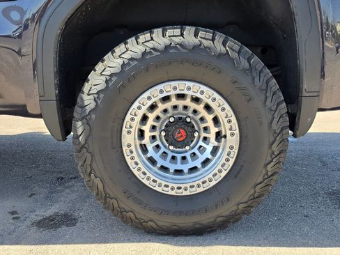 Used 2024 GMC Sierra 1500 AT4 w/ Technology Package AWD/4WD image 37