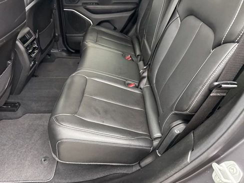 Used 2023 Jeep Grand Cherokee 4WD 4xe w/ Luxury Tech Group II image 23