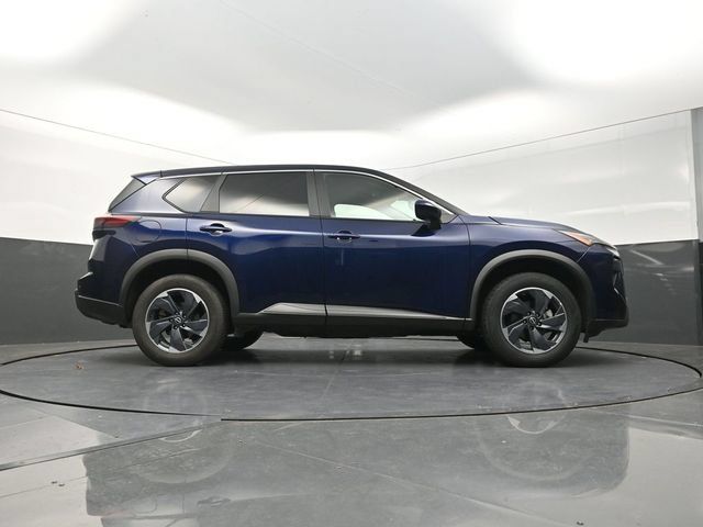 Used 2024 Nissan Rogue SV FWD image 38