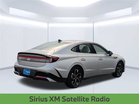 Used 2025 Hyundai Sonata SEL FWD image 6