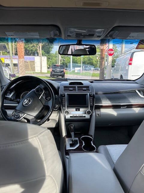 Used 2012 Toyota Camry XLE FWD image 15