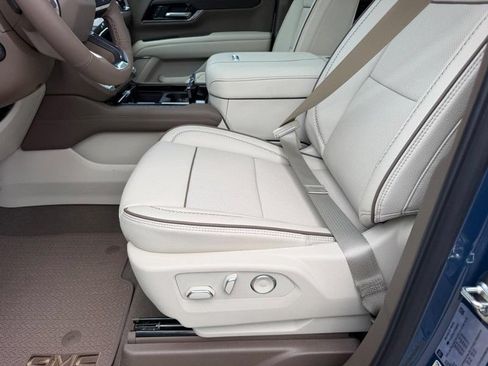 New 2026 GMC Yukon XL Denali w/ Sun & Power Step Package AWD/4WD image 22