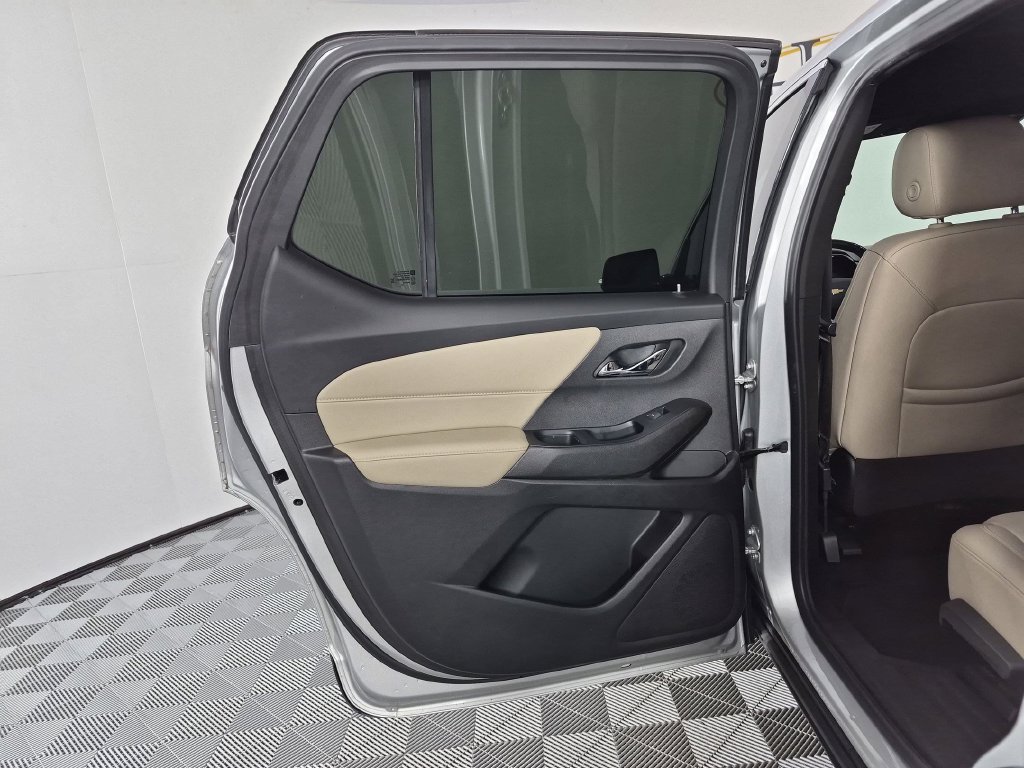 Certified 2022 Chevrolet Traverse LT FWD image 29