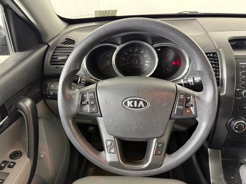 Used 2011 Kia Sorento LX image 15