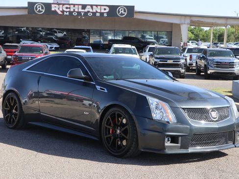 Used 2015 Cadillac CTS V RWD image 1