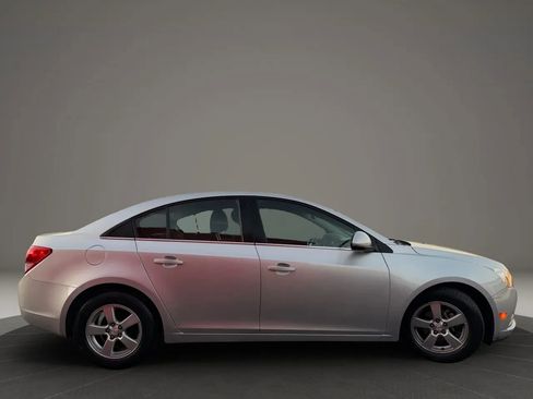 Used 2012 Chevrolet Cruze LT image 8