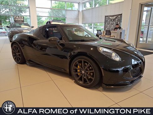 Used 2018 Alfa Romeo 4C Spider w/ Spider Track Package 3 RWD image 1