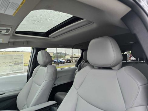 New 2026 Toyota Sienna XLE AWD/4WD image 25