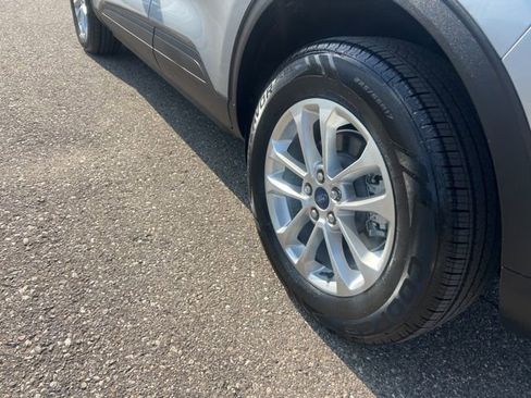 Certified 2022 Ford Escape SE w/ Cold Weather Package image 23