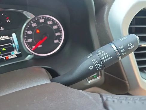 Used 2017 GMC Acadia SLT FWD image 22