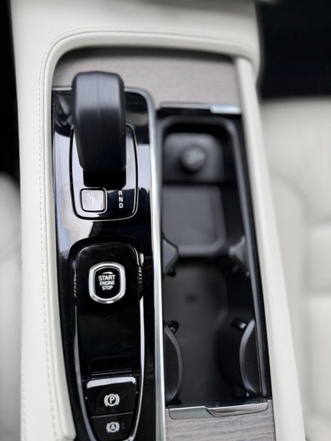 Used 2025 Volvo V90 B6 Cross Country Plus w/ Protection Package Premier AWD/4WD image 14