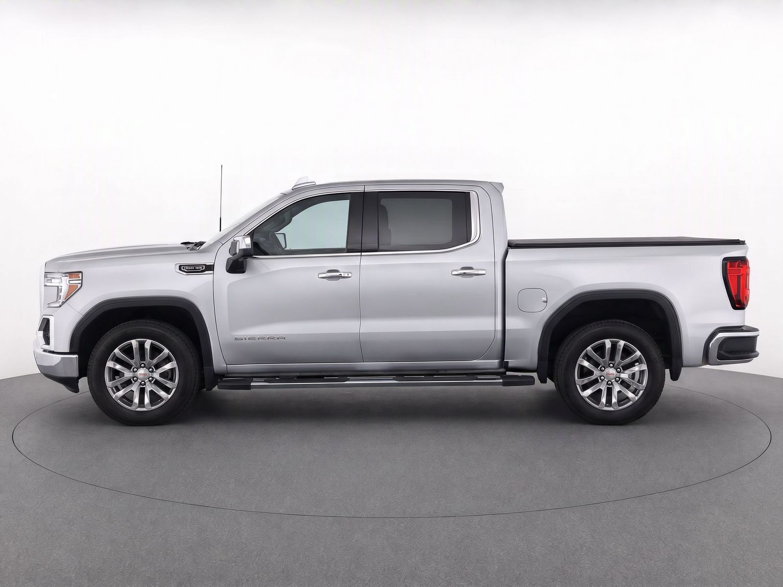 Used 2019 GMC Sierra 1500 SLT w/ SLT Premium Package RWD image 2